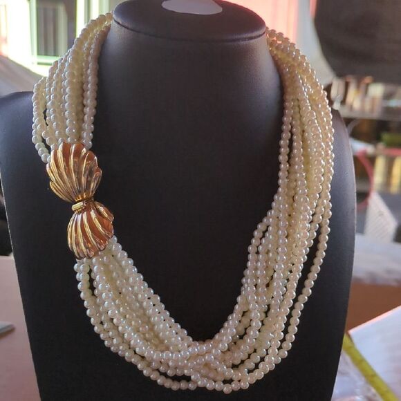 Elegant Vintage Cream and Gold Multi-Strand Necklace‎ - Picture 7 of 10
